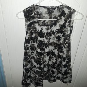 Simply vera wang Black and white floral